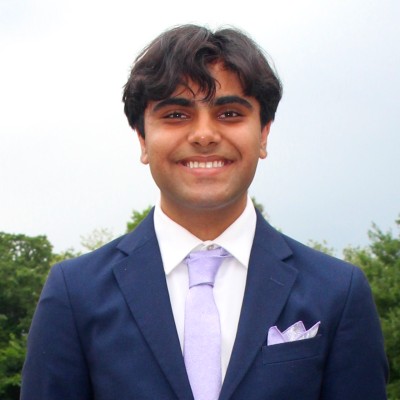 Headshot of Luqman Moton